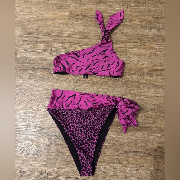 Beach Riot Bikini - Picture 4 of 4